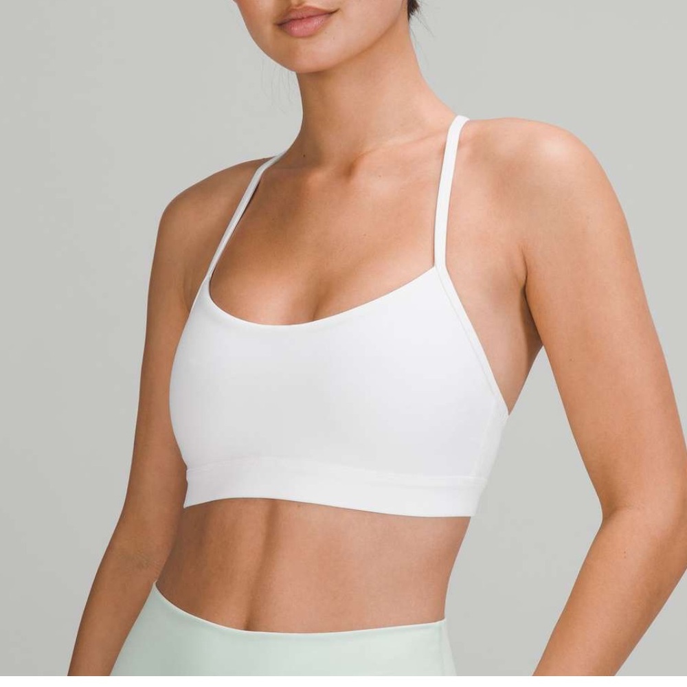 Lululemon • Flow Y Adjustable Bra *Light Support, A–C Cups